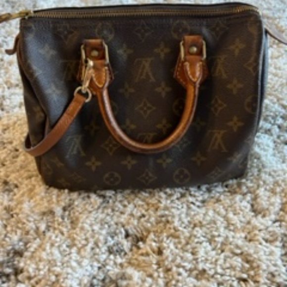Authentic Louis Vuitton Speedy 30 Monogram - Picture 2 of 9